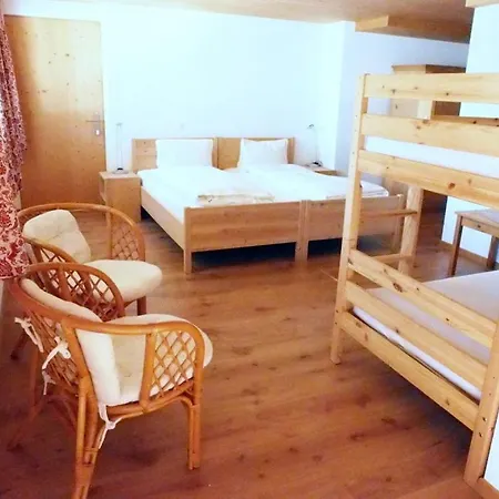 Hotel Rhaetia *